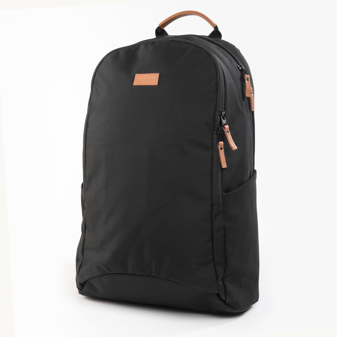 #color_black-w-natural-leather