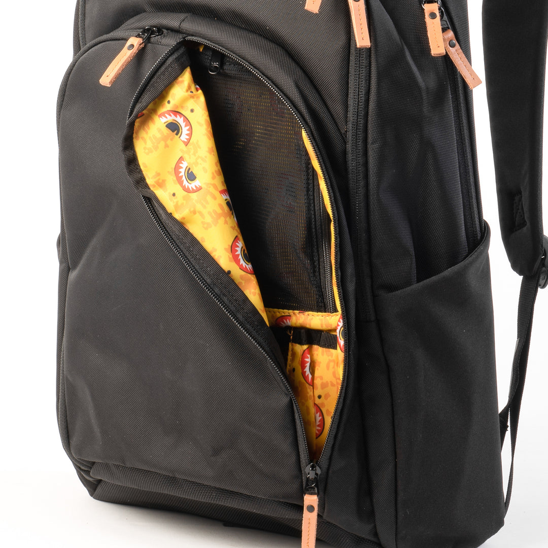#color_black-w-natural-leather